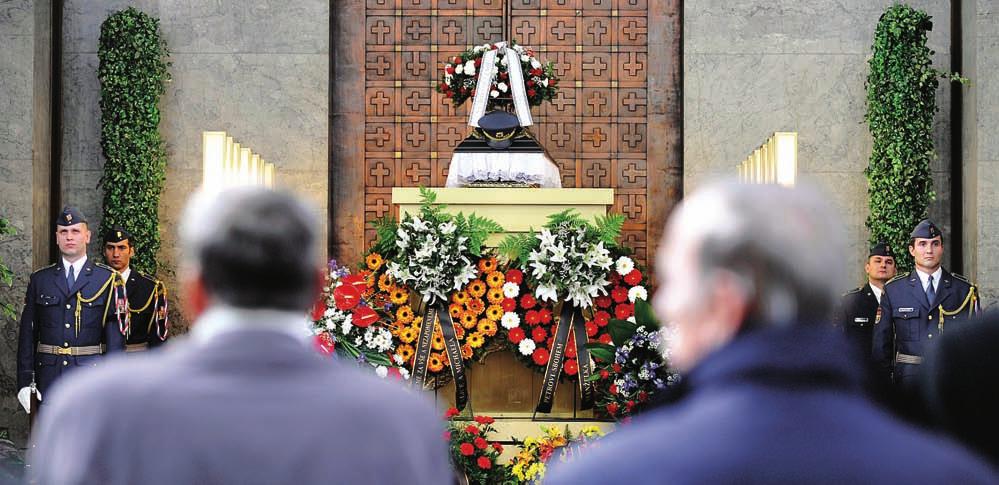 ODEŠEL POSLEDNÍ PILOT 311. ČESKOSLOVENSKÉ BOMBARDOVACÍ PERUTĚ V ranních hodinách 1. března 2009 opustil plukovník v. v. Petr Uruba navždy tento svět.