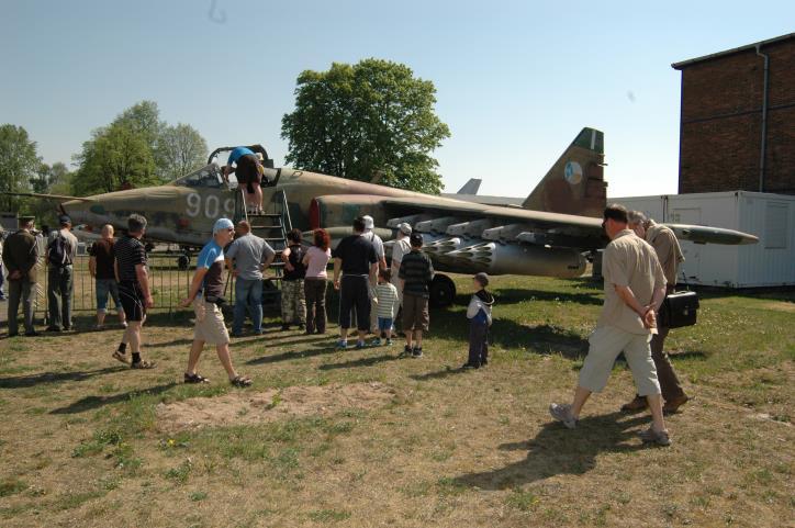 39 Albatros a další. Přiletěla i replika historického letounu Avia BH 5, který postavila Historická letka republiky Československé. V roce 2010 proběhlo v Leteckém muzeu Kbely také zahájení 42.