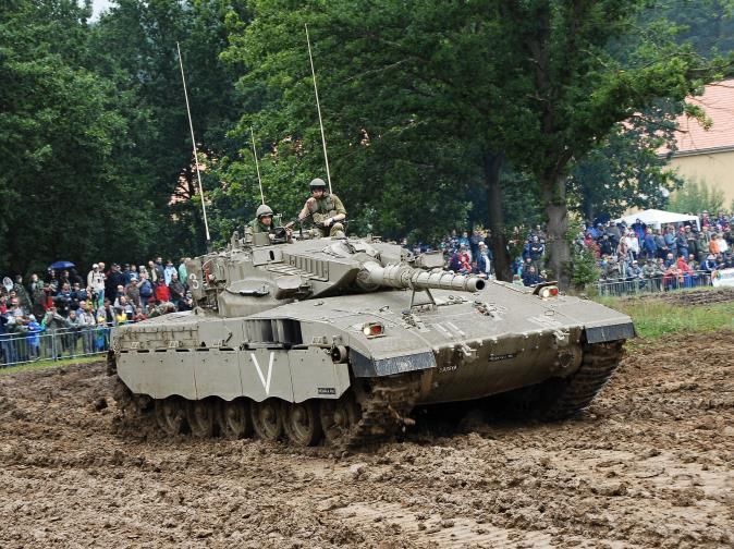 Praha. Návštěvníci si mohli prohlédnout expozici obrněné techniky (např. vozy Pandur, BVP-2, Iveco, Dingho, Hummvee atd.