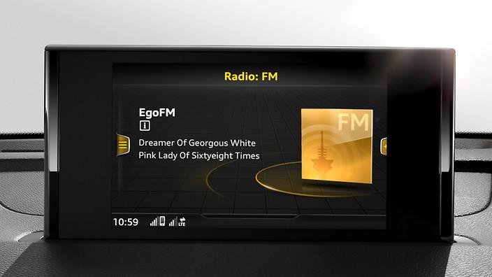 Sériová výbava MMI rádio plus 7" barevný vysouvací display CD/MP3 slot na SD-kartu