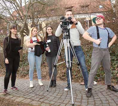 Kromě toho podporujeme hostitelské organizace také v procesu akreditace. Úspěšně grantovým řízením prošly čtyři projekty. Projektu Ahoj.