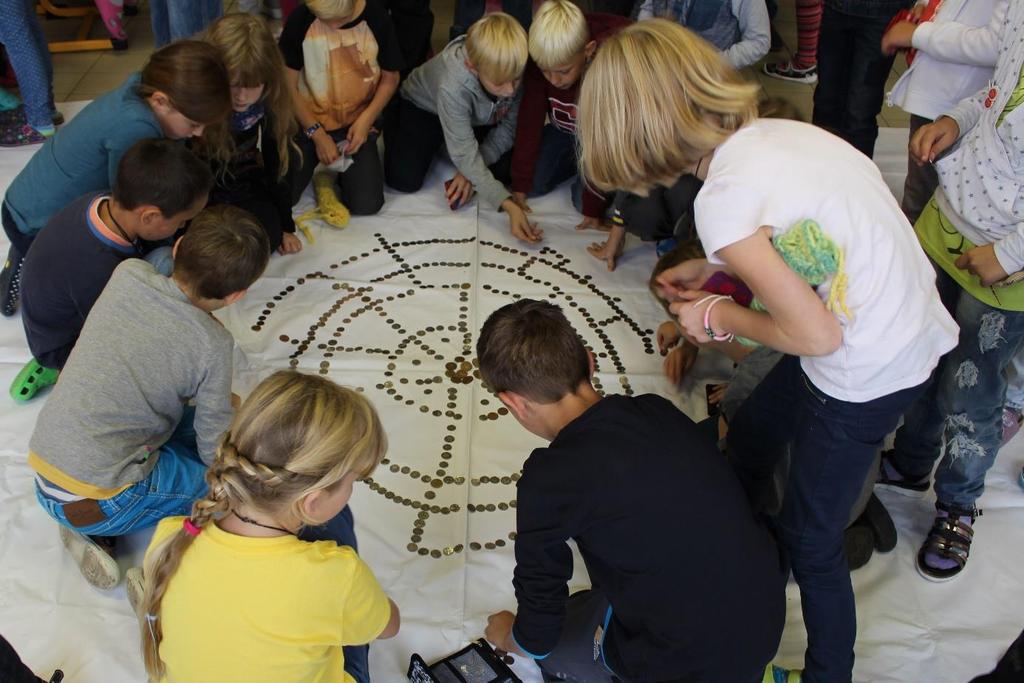 XIII. Wow-day 4. října 2016 třídy druhého stupně spolu se svými učiteli pořádaly charitativní akci WOW- DAY. Tato akce je zaštítěná mezinárodní organizací Freunde der Erziehungskunst.