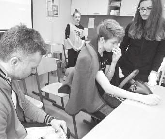 Aplikační inženýr Jan Pavliš v zajímavé prezentaci poukázal na důležité aspekty při výběru produktů pro ochranu sluchu a dýchacích cest. Jeho kolega Ing.