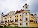 připravujeme, poskytujeme, zprostředkováváme, organizujeme, propojujeme atd.