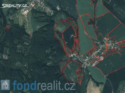 pozemku 3 154 m 2 Exkluzivn