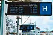 Panely jsou osazeny LCD obrazovkami, na kterých si cestující mohou přečíst informace o dopravě, modré (spoje dálkové dopravy) nebo červené (spoje