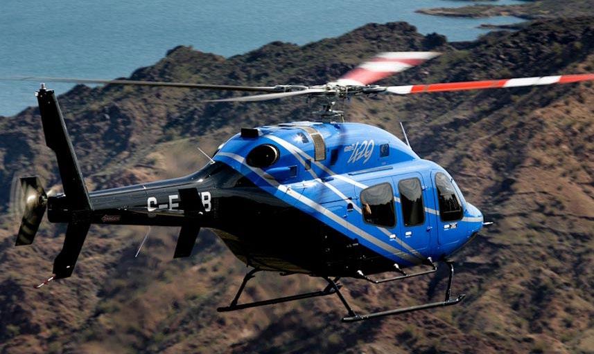 Na ocase jsou ve 2/3 od kořene umístěny subtilní aerodynamické stabilizátory, za stabilizátory se nachází pomocný rotor a další stabilizační plocha.