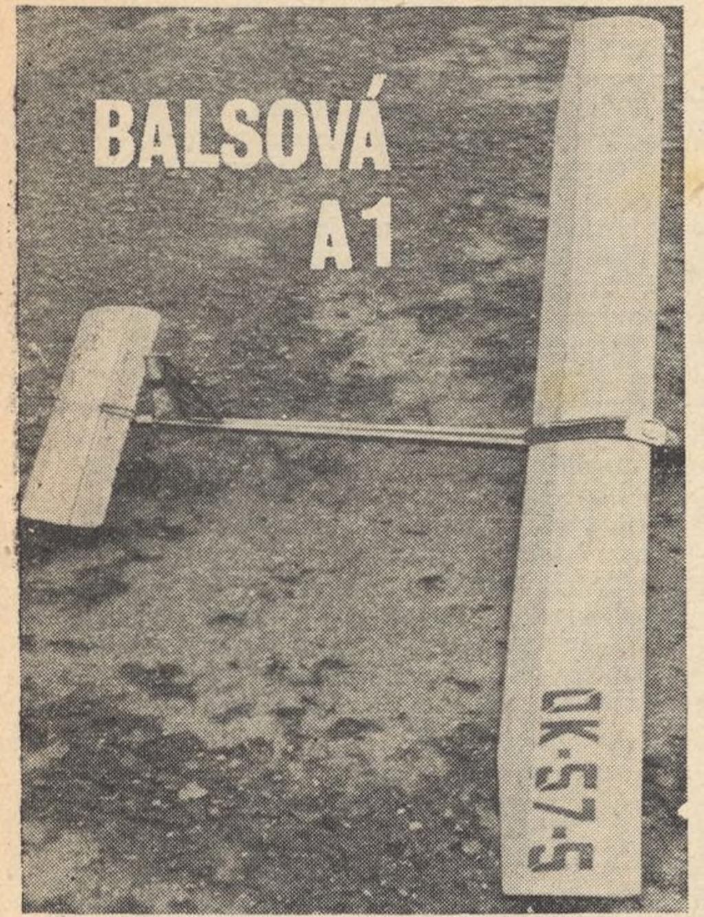 Na trup je doraz přilepen epoxidem. Výškovka běžné konstrukce má žebra z balsy tl.