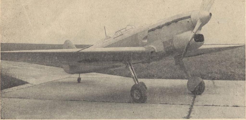 Křídlo dřevěné konstrukce bylo potaženo překližkou s nalepeným tenkým duralovým plechem. Trup oválného průřezu měl kostru z ocelových trubek.