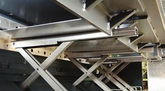 Výhody Technické parametry Unikátní řešení pohonu hydraulického čerpadla se servomotorem, olejová nádrž má objem pouze 22 litrů (kromě M-Shear 13 a 16).