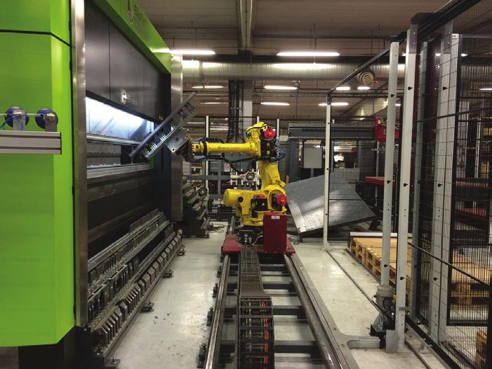 Inteligentní automatizace procesů Všechno, co je vyrobitelné v manuálním režimu, vyrobíme i s robotem Ohýbací buňka Ohýbací buňka snižuje časové ztráty a zvyšuje flexibilitu a produktivitu