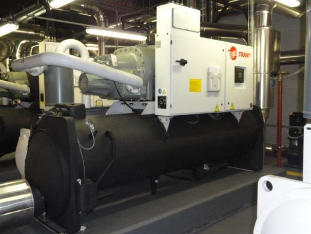 Úsporné projekty chladicí jednotky výměna neefektivních absorpčních chladicích jednotek (2x1,6 MW) chladící jednotkou kompresorovou (1x2,2 MW) dokončeno v