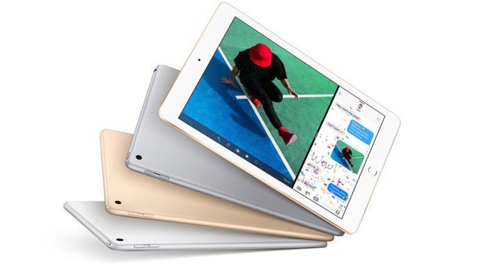 Pro maximální zpříjemnění práce je notebook osazen 15,6" HD antireflexním displejem, který je schopný se otočit až o 180 stupňů.