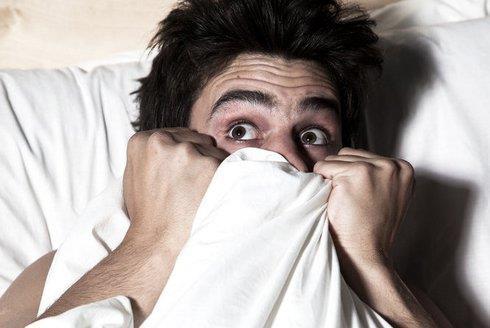 2. Přehrávání jako stimulace prožívání *Během snu klient často intenzivně prožívá emoce. *Cílem je znovu vybavit tyto intenzivní emoce a dát je do srozumitelných souvislostí.