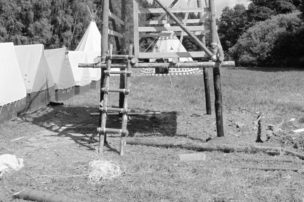 Vůbec to nebyla doba jednoduchá zažily jsme všelico rytířské boje, učily jsme se řemeslu (hrnčíře, papírníka, košíkáře, dráteníka ), s mistrem Parléřem pomáhaly stavět dominanty města Prahy Karlův