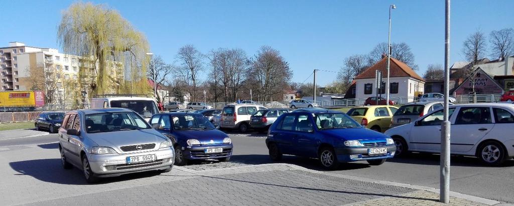 parkovacích míst lokalita 2 350 LOKALITA 2 300 250 249 260 281 283 251 242 226 323 200 150 100