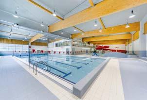 Součástí Centra jsou samostané šatny a kavárna s dětským koutkem. Hala B pro 119 osob má délku 25 m a v šířce 10,5 m je pět plaveckých drah vybavených startovacími bloky.