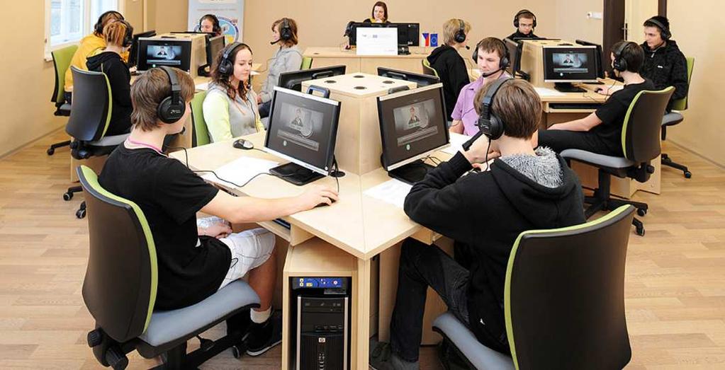 studentů.