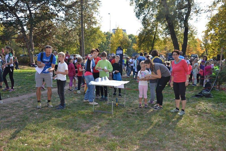 ročníku - Myslit smysly? Bez smyslů Vánoce ztrácejí smysl - beseda pro žáky 8. ročníku Trojboj 5. tříd Orientační běh 2) Globe program (Global Learning and Observation to Benefit the Environment).