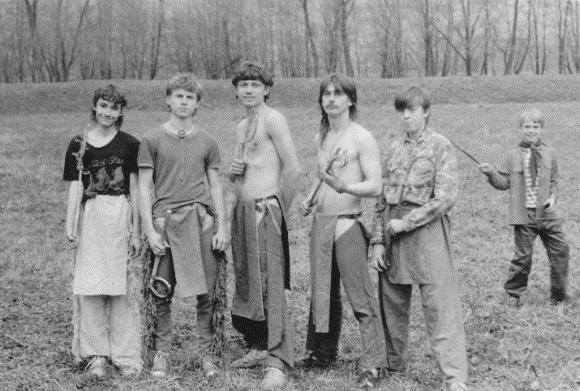FOTOSNÍMKY Z DÁVNÝCH DOB Fotografie zachycuje klan Modré želvy v roce 1991.