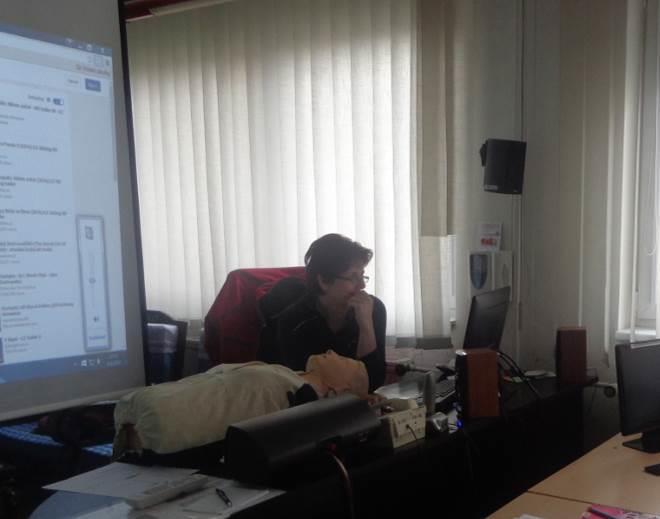 Je známo, že účinnou první pomoc, která může být rozhodující v situacích, kdy je ohrožený lidský život a jde o minuty a sekundy, neumí nebo se obává poskytnout velká část populace.