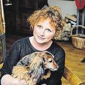 Posledních několik let jsem spíše sloutkami, do ordinace docházím jen na záskok vdobě dovolených nebo nemocí. Pamatujete se na první loutku, kterou jste vyrobila?