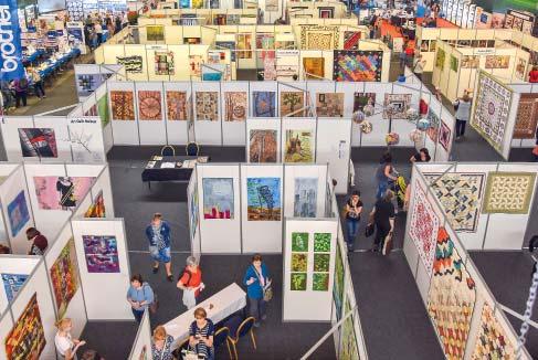 Mezinárodní výstava Prague Patchwork Meeting je největší přehlídkou kombinovaných textilních technik nejen u nás, ale i ve střední a východní Evropě.