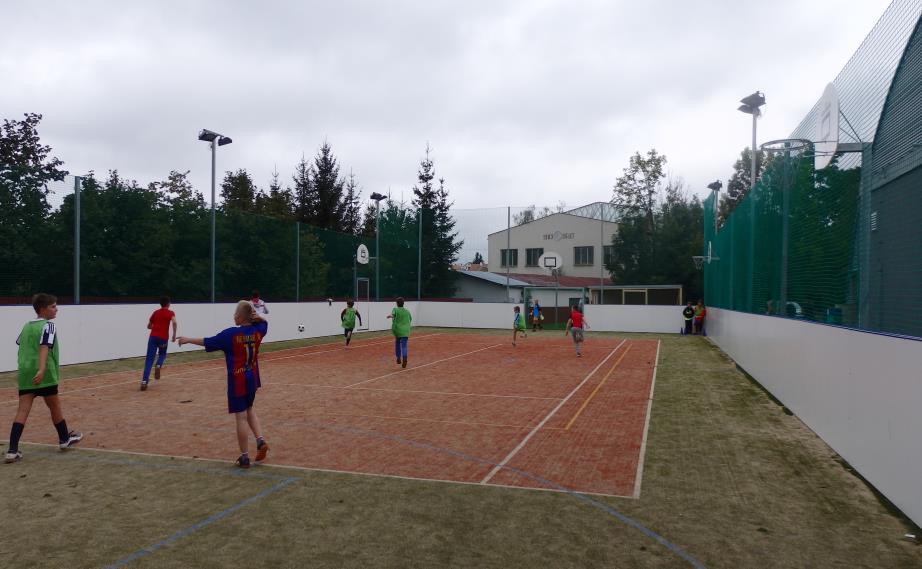 Součástí stavby je i nové veřejné osvětlení v dotčených ulicích a zřízení veřejného parkoviště u chovatelů. Termín realizace (rok): 2016-2017 Náklady (cca v tis. Kč): 7.