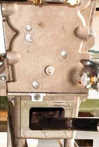 11. Čištění kondenzátní vany 10 mm Kondenzátní vanu otevřete.