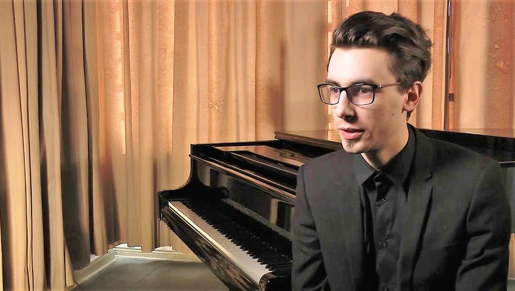 V letošním ročníku se do soutěže kvalifikoval student JAMU Pavel Zemen ze třídy prof.