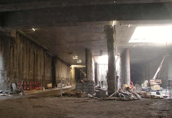 Vídni. Jedná se o tunel, na kterém je použita celá řada tunelovacích metod od konvenční ražby dvoui jednokolejných tunelů pomocí NRTM přes ražbu pod zastropením až po hloubené úseky tunelu.