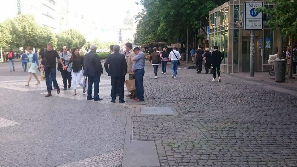 Kolektor vedoucí na západní straně Václavského náměstí. K povrchu vyúsťují dva výdechové a jeden nasávací objekt VZT. Nacházejí se zde 4 těžké únikové poklopy a dva těžké montážní poklopy.