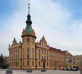 INTERIÉR Nízká nebo střední vlhkost, nízké nebo střední zasolení, nerovnoměrné zdivo, tloušťky omítky do 25 mm: sanační podhoz Baumit Sanova se s min.