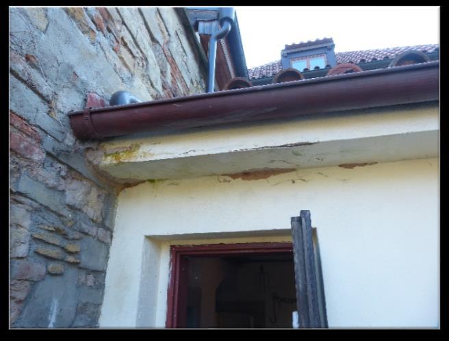 31: Římsa na přístavbě garáže