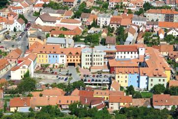 25 Galant Mikulov Mikulov Galant místo realizace: město Mikulov okres Břeclav rozloha: 0,8 ha investor: Ing. Jiří Marian realizace: 2006 2013 náklady: cca 100 mil.