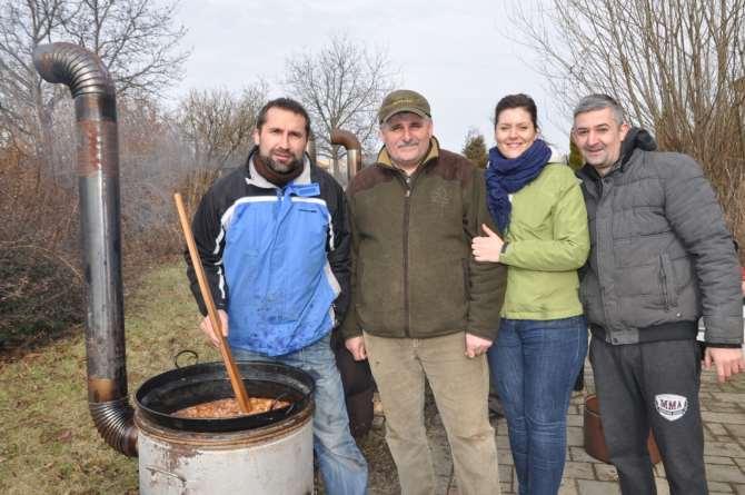 Janíkovská zabíjačka mala medzi domácimi mimoriadny úspech Zabíjačkové slávnosti pripravila pre svojich občanov v sobotu 11. februára mestská časť Janíkovce.