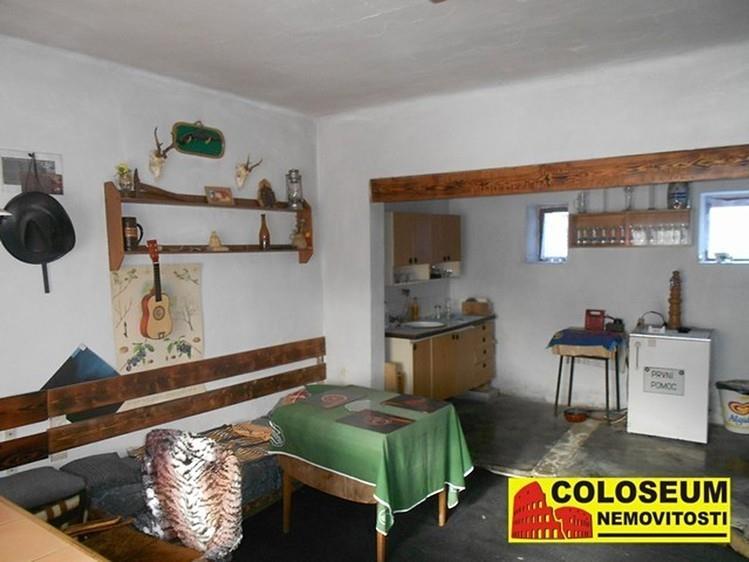 s velmi dobrou dopravní dostupností do