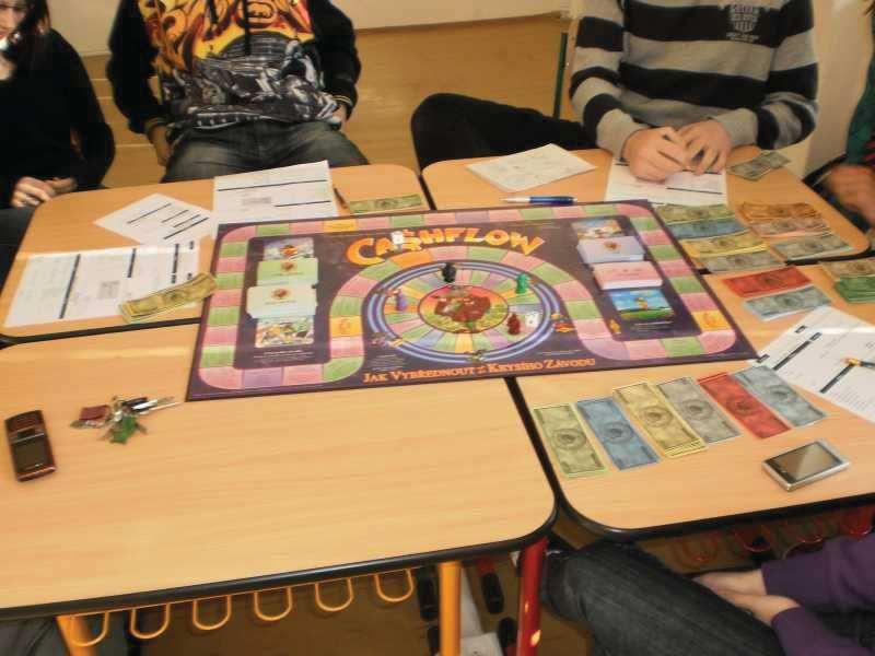 Ekonomická hra Cashflow kvadrant, Robert T. Kiyosaki Hra se uskutečňuje jedenkrát za měsíc jak pro studenty, tak pro veřejnost. Vedoucím koučem je p. Jakub Veverka.