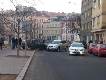- PRVNÍ SETKÁNÍ 11.5.2017 - průjezd aut, nákladních aut a autobusů v ulici Kotlaska a Ronkova a na nám. Dr. V.