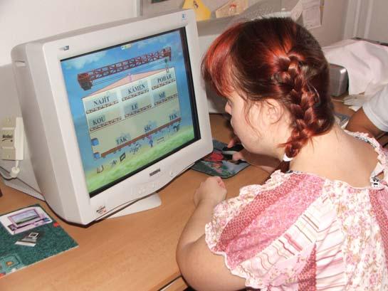 službách, kteří jsou k dispozici při epileptických záchvatech, nevolnostech, případně jiných problémech, které při jízdě mohou nastat.
