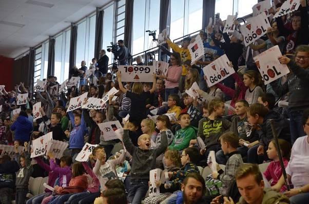 Uskutečnění utkání ve sportovní hale Jižního Města Kapacita haly k utkání cca 350-400 žáků I.