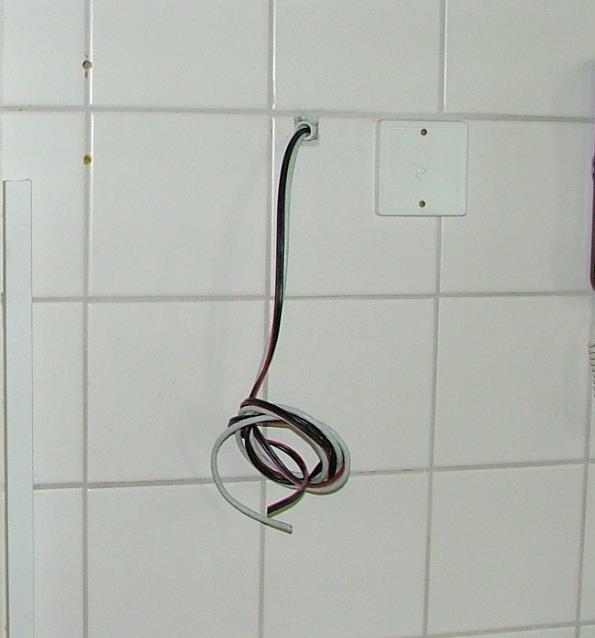 Mimo přímý odchod par z kuchyně a ohřevných van Komunikační kabel UTP cat5