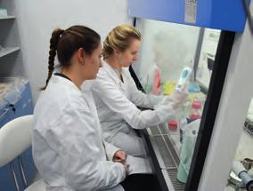 Realizace výuky, v níž se potkávaly klíčové oblasti, jako je technika, biologie a biochemie, materiálové vědy a aplikační medicínská sféra, byla odborně zaštítěna dlouhodobě spolupracujícími týmy z