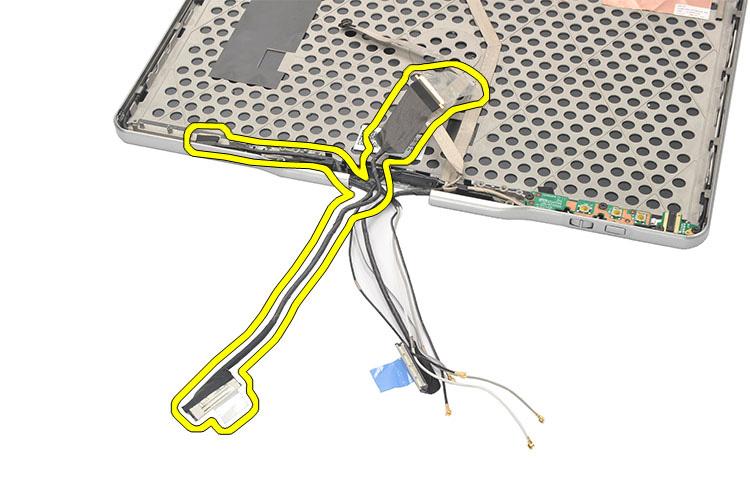 Kabel kamery LVDS (Low- Voltage Differential Signaling) Demontáž kabelu kamery LVDS 1. Postupujte podle pokynů v části Před manipulací s počítačem. 2. Vyjměte baterii. 3. Demontujte zadní panel. 4.