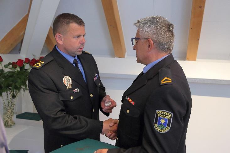 které ve městě působí a se kterými městská policie spolupracuje.