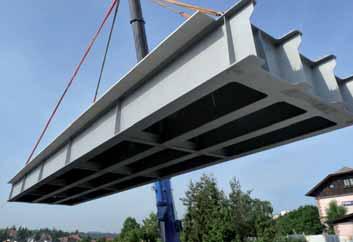 18a,b,c Precast cornice POUŽITÍ ZTRACENÉHO BEDNĚNÍ PRO BETONÁŽ DESKY SPŘAŽENÉ OCELOBETONOVÉ KONSTRUKCE V projektu byly navrženy dvě nové ocelobetonové spřažené konstrukce nahrazující část původních