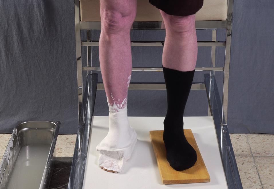 patního švu ohrňte 4-cm přídavek délky a položte čtvrtou