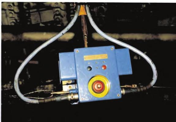 Zesilovač je napájen ze stanice centrální (12V/27mA) a označení nevýbušných elektrických zařízení je ExibI, hovorová část ExiaI.