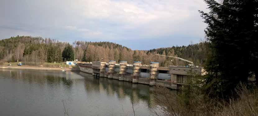 STAVEBNÍ KONSTRUKCE STRUCTURES REKONSTRUKCE VODNÍHO DÍLA KRUŽBERK RECONSTRUCTION OF KRUŽBERK WATER STRUCTURE 1 Josef Bezděk, Jiří Šafrata Vodní dílo Kružberk na řece Moravici bylo vybudováno v letech