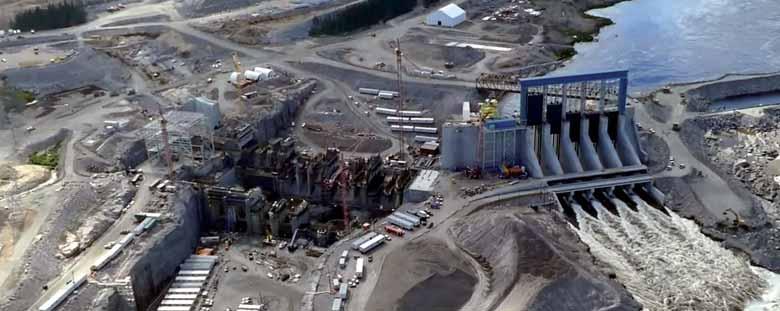 SPEKTRUM SPECTRUM VODNÍ ELEKTRÁRNA MUSKRAT FALLS 3a 3b 4 Vodní elektrárna Muskrat Falls vzniká na dolním toku řeky Churchill v kanadské provincii Labrador a po svém spuštění do provozu bude dodávat